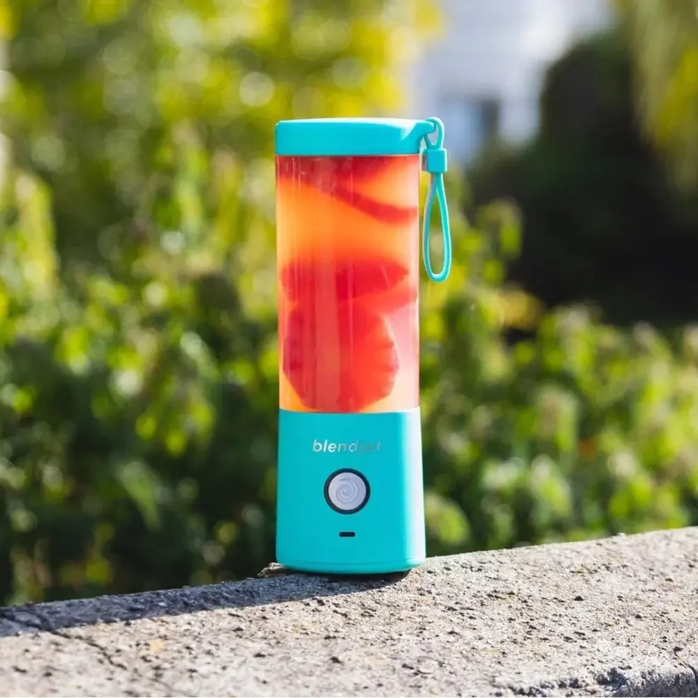 NEW BLENDJET Aqua Mint Portable Smoothie Protein Shake Maker USB Machine Bottle